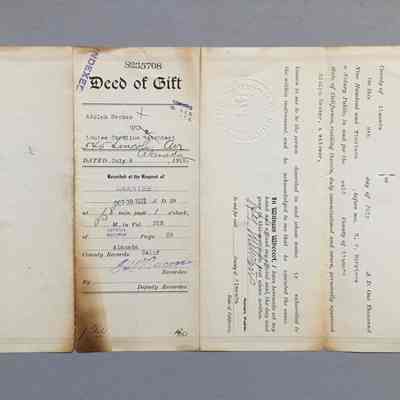 Deed of Gift from Adolph Hecker to Louise Caroline Weichart at 545 Lincoln Ave, 1919