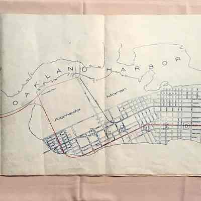 Maps location of railroad tracks on Lincoln and Encinal Ave, 1903