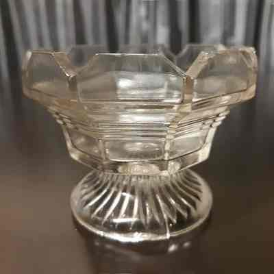 Octagonal Clear Glass Salt Dish of the Meyers family, 19th century
