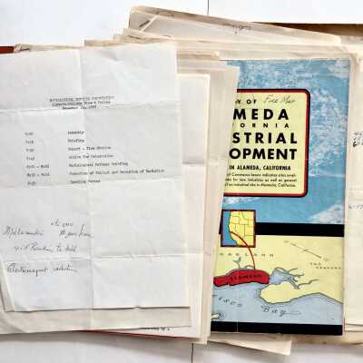 Folder with papers and newsletters of the Civil Defense, 1951-1953