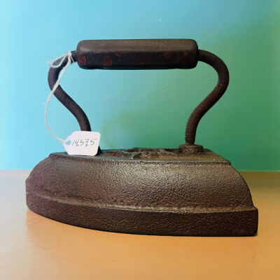 Eight-pound sad iron with handle from the Fenn estate, c. 1900s