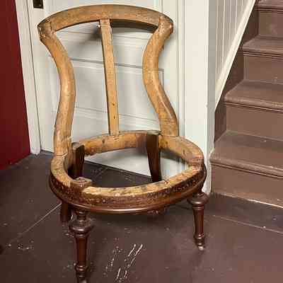Slipper style parlor chairwith shield back of Mrs. J. C. Linderman, c. 1880s