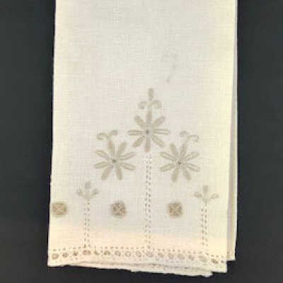 Linen Napkin with floral embroidery
