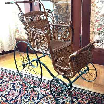 Heywood Brothers Baby buggy from the Meyers family, c. 1900