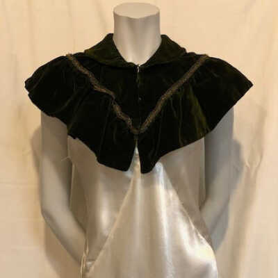 Dark green velvet Demi-cape with gold braiding and beads, 1890s or early 1900s