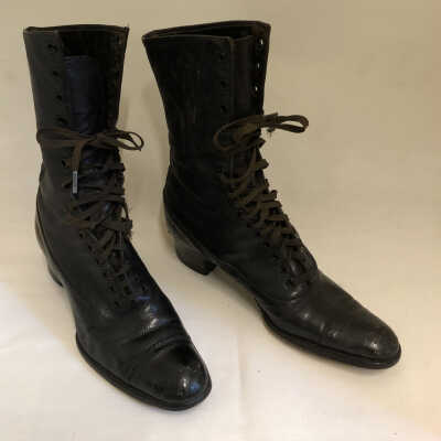 Harriet Holmes Haslett's Walking Shoes, from Rosenthal, c. 1912