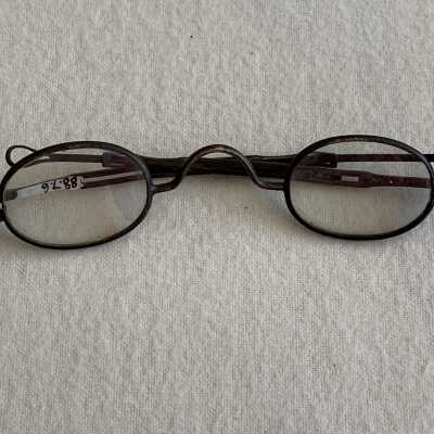 Extendable metal frame eyeglasses of the Thomas family, late 1880s, early 1900s