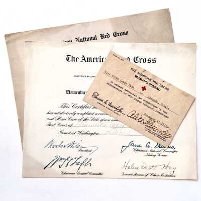 Certificates awarded to Edith Lewis Hunt for completing Red Cross courses, 1917