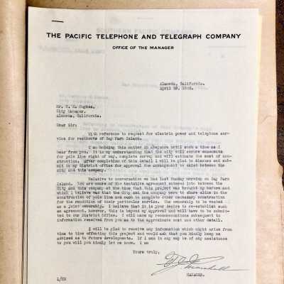 Folder of papers about Pacific Telephone and Telegraph Services for the City, 1920