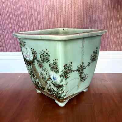 Japanese square porcelain jardiniere with floral design, c. 1900