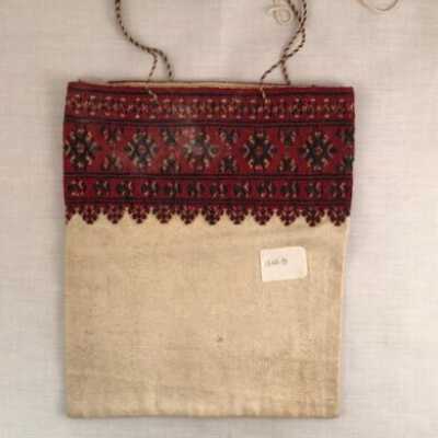 Linen purse with ethnic embroidery of the Meyers sisters, prior 1997
