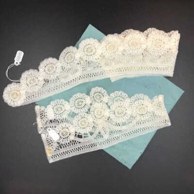 White Brussels Lace Collar and Cuffs