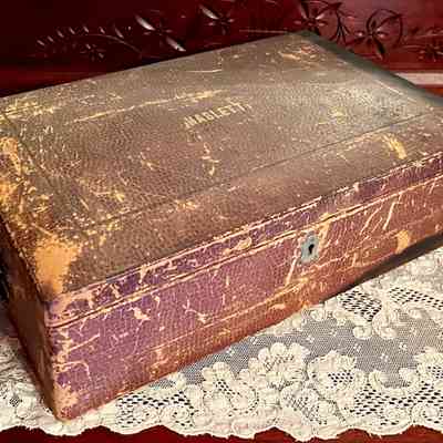 Haslett family imitation leather Silverware Box, c. 1900s