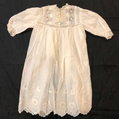 Baby dress from the Calpestri family, between 1875 and 1900