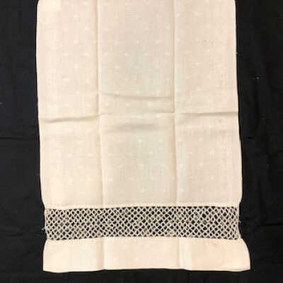 Cotton damask guest towel with crocheted panel, early 1900s