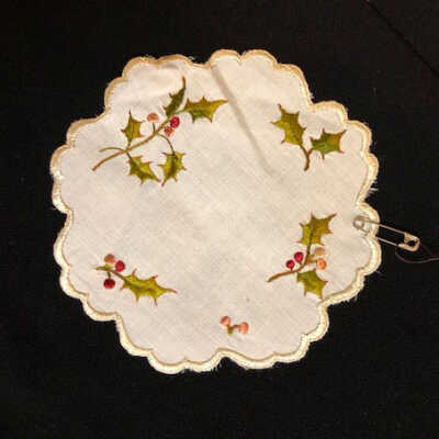 Circular Christmas doily of the Chambers family, early 1900s
