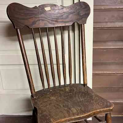 Laminated birch chair with saddle seat of the Johns family, early 1900s