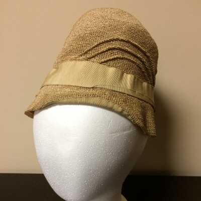 Cream straw cloche hat by Beresford, c. 1930