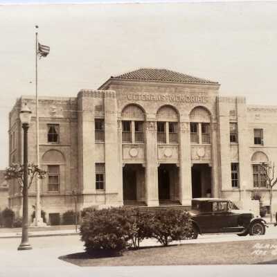 Postcard main facade Veterans Building, early 1930s