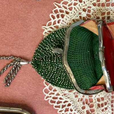 Green crocheted coin purse of Mrs. Davis (nee Lott), 1890s