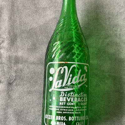 La Vida Beverages bottle, manufactured by Otzen Bros., c. 1950s