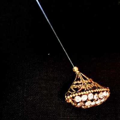 Crested hat pin with rhinestones from the Stagnaro family, early 1900s