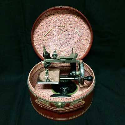 Singer toy sewing machine of Shirley and Nancy Martin, c. 1930s