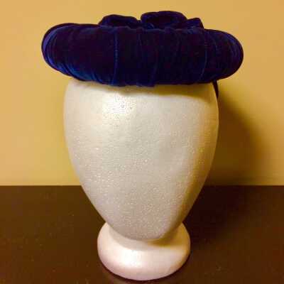 Navy blue matte velvet modified turban cocktail hat, 1940s