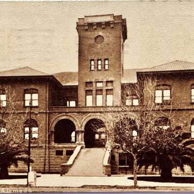 Postcard City hall without upper section tower, 1921