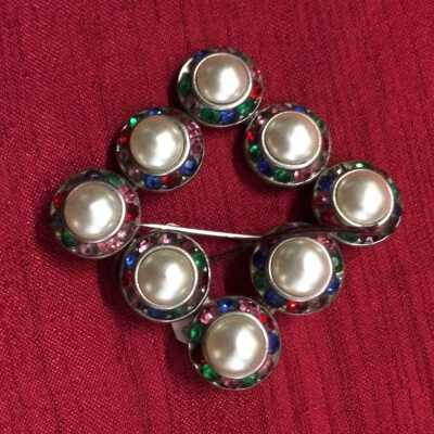 Square brooch of 8 circular buttons with colored glass and imitation pearls, 1930 - 1940s