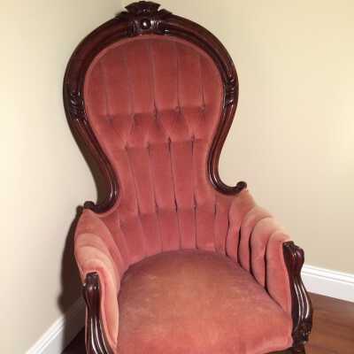 Replica balloon-back gentleman's chair of the Lum family, c. 1860s