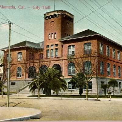 Postcard Alameda City Hall, upper top of bell tower removed, 1906-1909