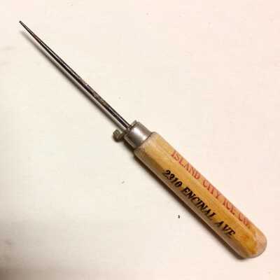 Advertising Ice pick of the Island City Ice Company, prior 1960