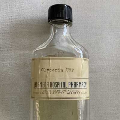 Medicinal bottle issued by the Alameda Hospital Pharmacy, prior to 1970