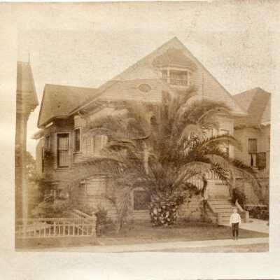 Photo postcard exterior 1409 Caroline Street, c. 1907