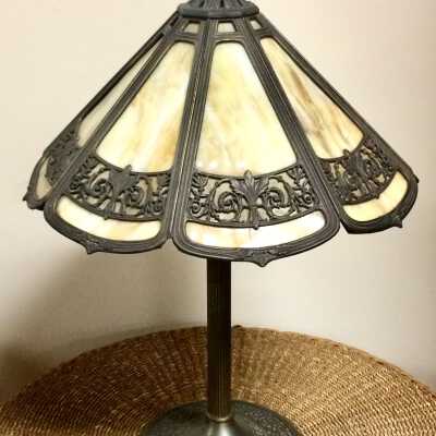 Bradley & Hubbard art glass table lamp of the Martin family, c. 1912