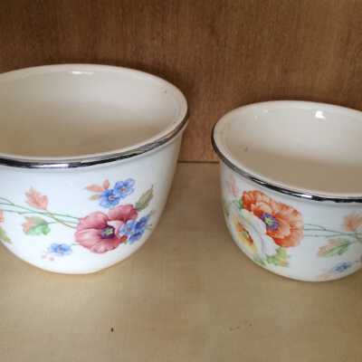 1984.43.1 (left) and 1984.43.5 (right)