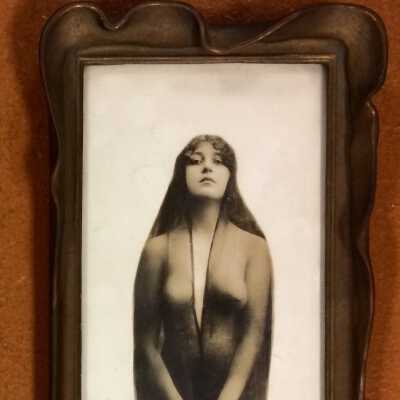Art-photo in art-nouveau style frame, of the Stagnaro family, 1914