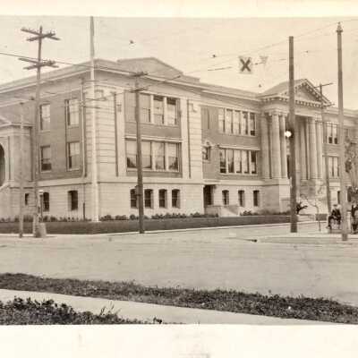Postcard Main Facade Washington School, c. early 1900s