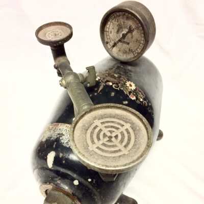 Dr. Schroeder's Elgin Casting machine for filling teeth, 1908