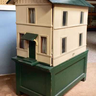 Doll House from the Meyers family, c. 1910-1915