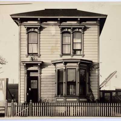 Photo postcard of an italianate residence, c. 1912