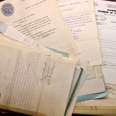 File folder with miscellaneous documents to/from council and mayor, 1909-1920