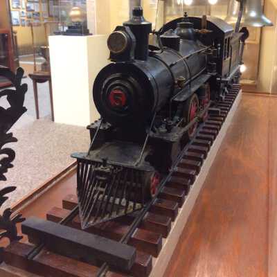 Model Train of Encinal Avenue narrow gauge train, 1899