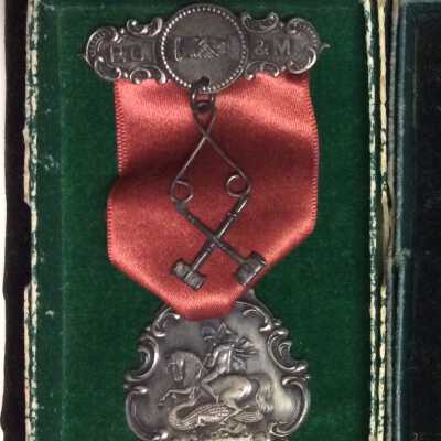 President's Medal and box, Daughters of St. George, Golden Poppy 249, 1922-1976