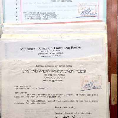 Expanding folder with documents about Municipal Electricity, 1923-1932
