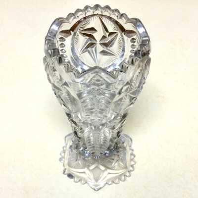 Cut glass vase of the Clinton family, early 1900s