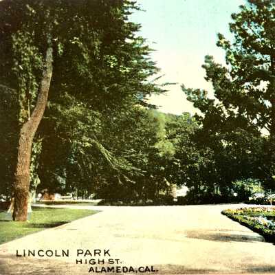 Photo postcard Lincoln Park with statues of Thompson Estate, High Street, 1915