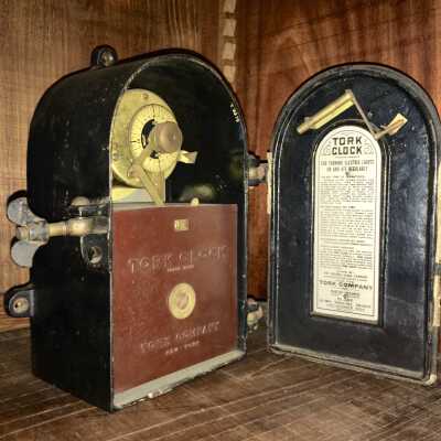 Oak Theatre Tork clock, 1911