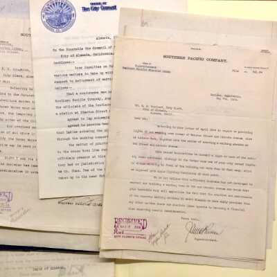 Folder with miscellaneous City documents, 1911-1913